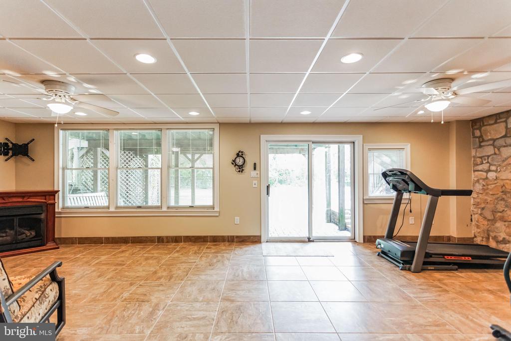 44 Woodside Dr