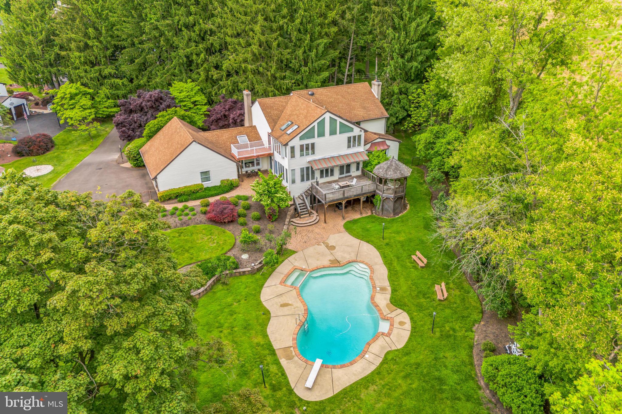 44 Woodside Dr