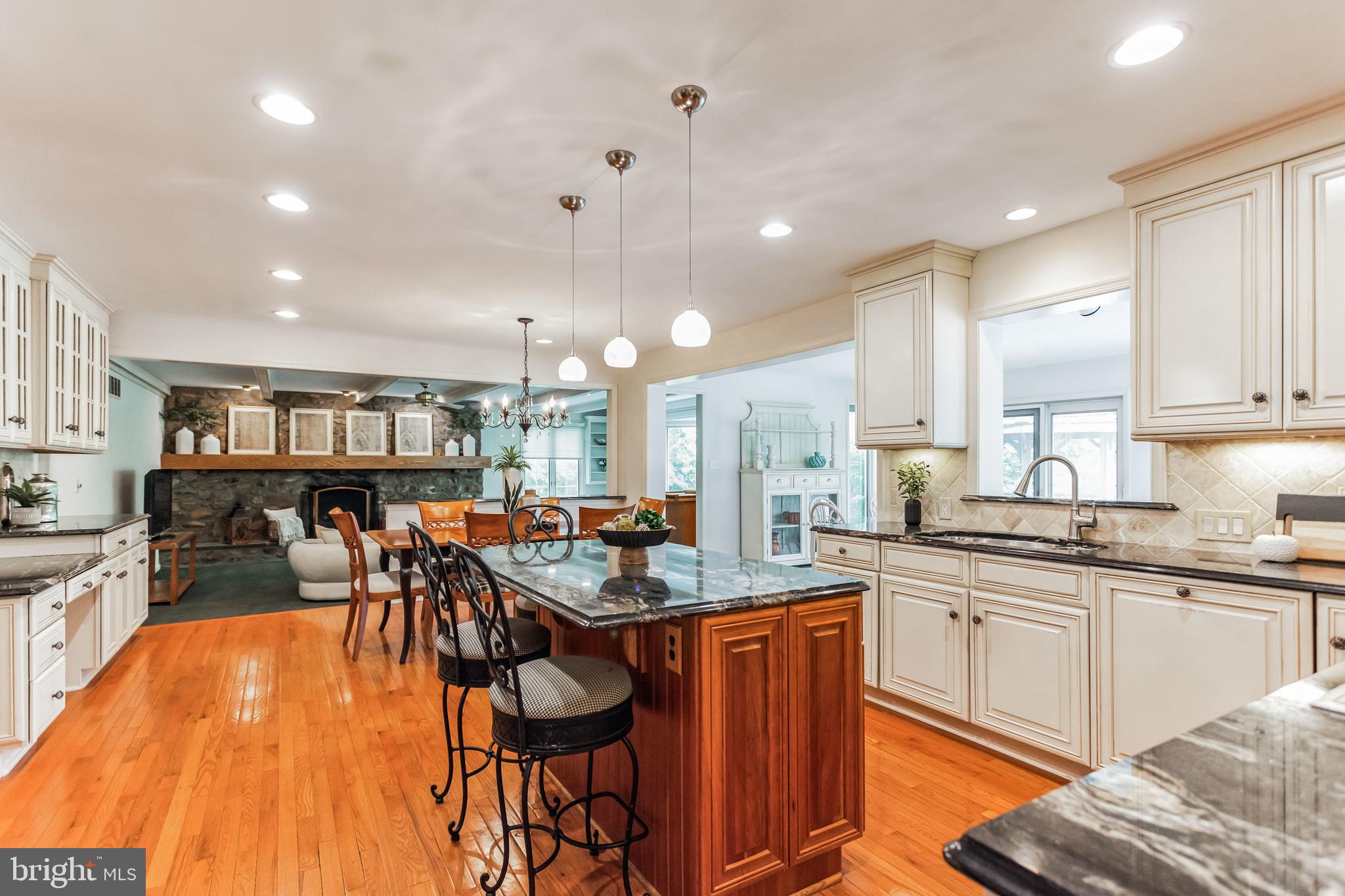 44 Woodside Dr