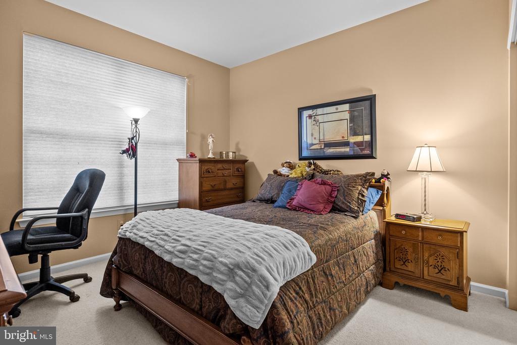 921 Hamilton Way
