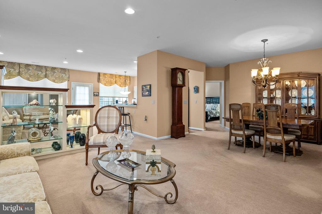 921 Hamilton Way