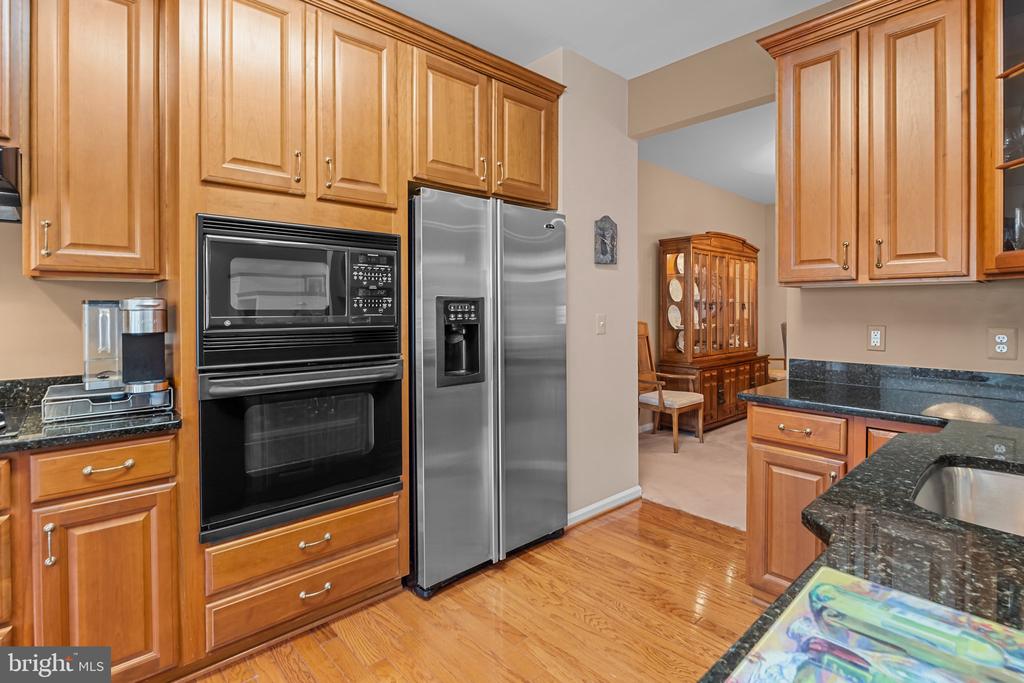 921 Hamilton Way