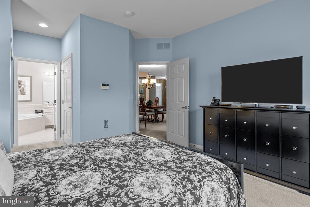 921 Hamilton Way