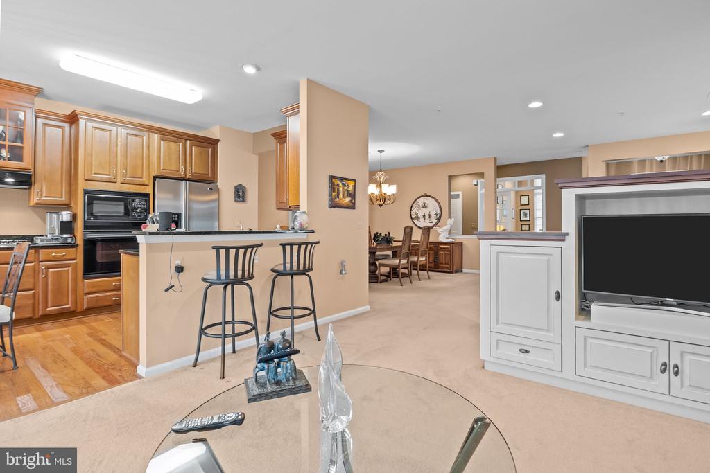 921 Hamilton Way