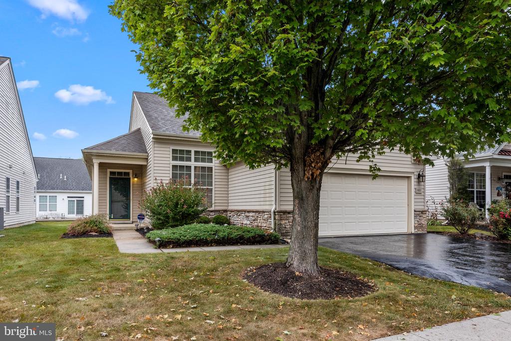 921 Hamilton Way