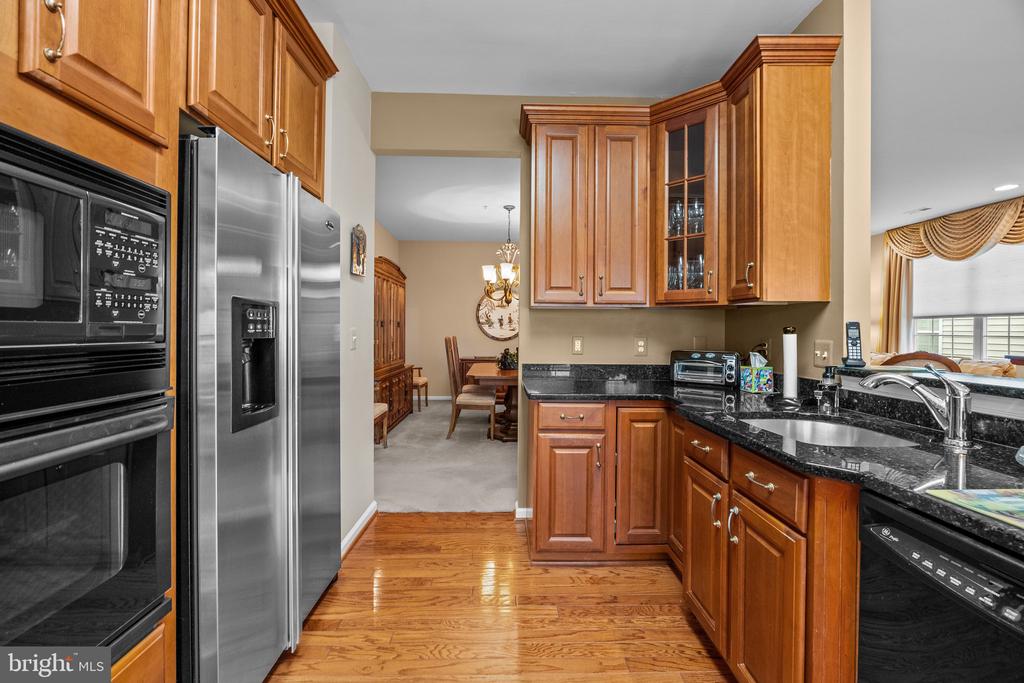 921 Hamilton Way