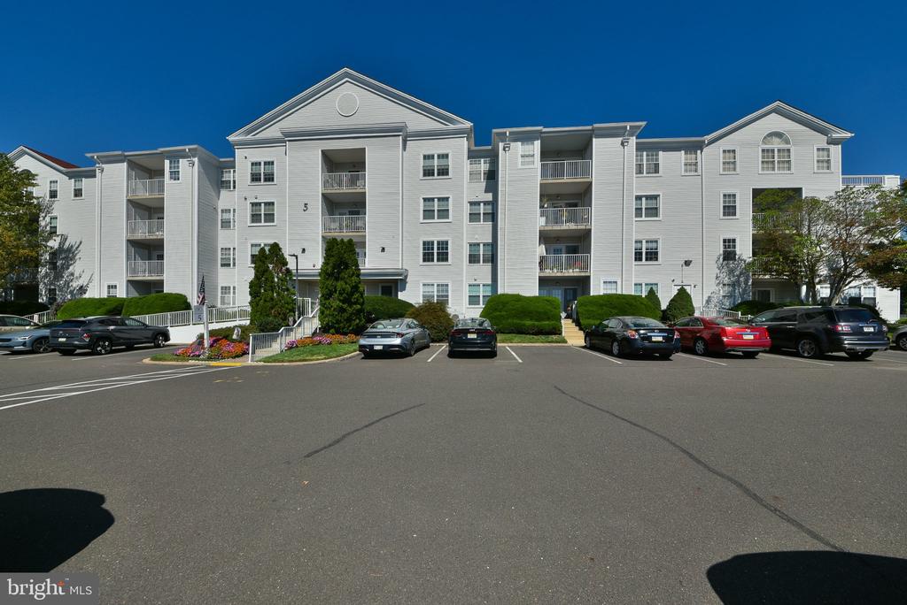 5300 CENTENNIAL STATION Unit: 530