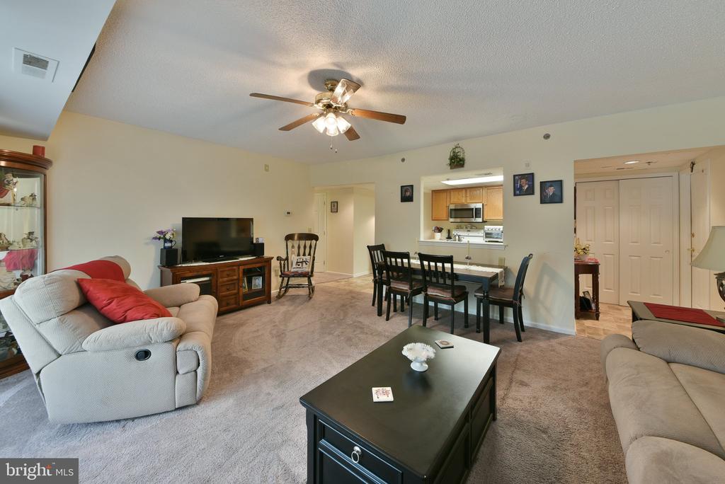 5300 CENTENNIAL STATION Unit: 530