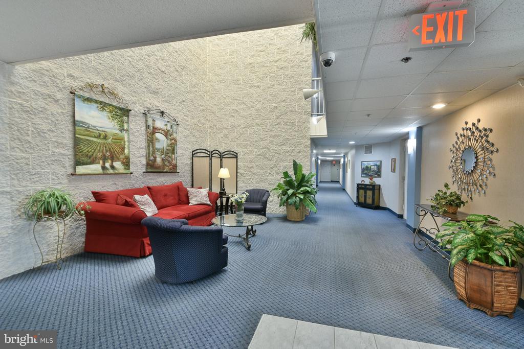 5300 CENTENNIAL STATION Unit: 530