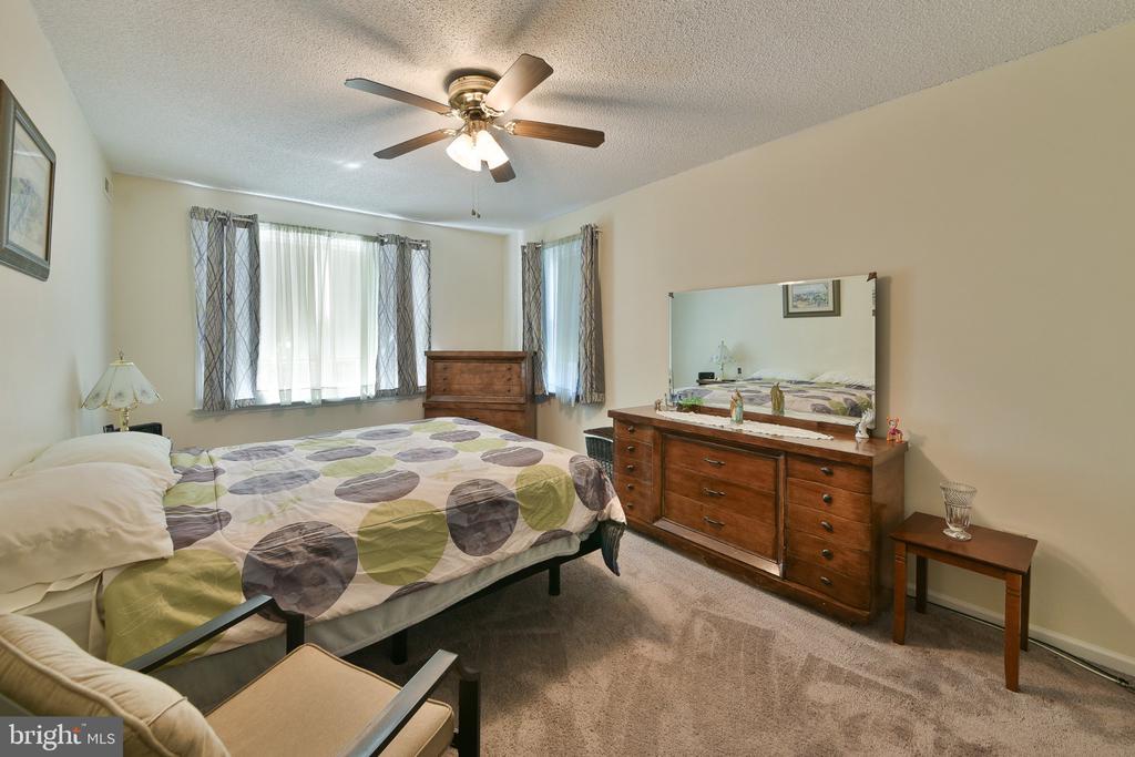 5300 CENTENNIAL STATION Unit: 530