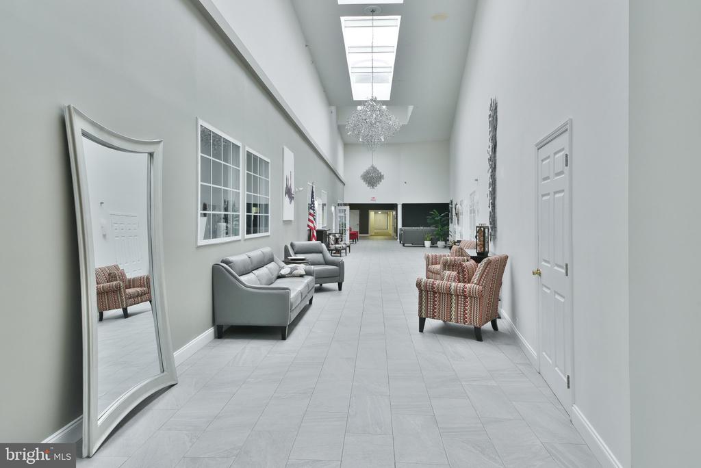 5300 CENTENNIAL STATION Unit: 530