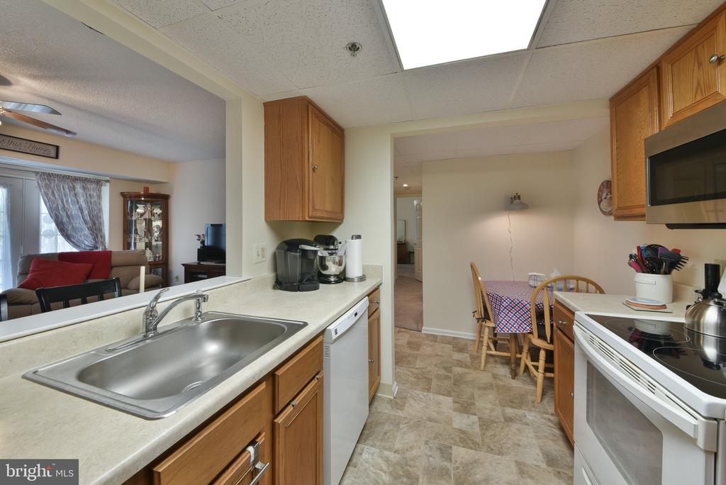 5300 CENTENNIAL STATION Unit: 530