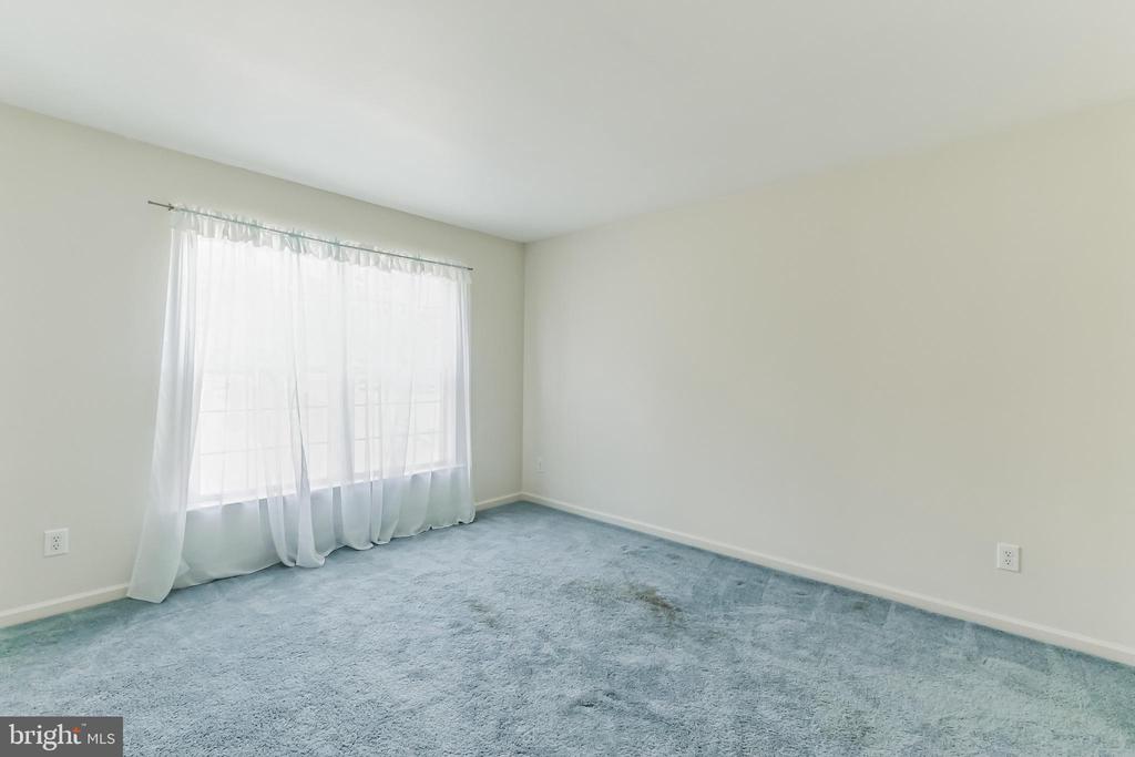 420 Buttonwood Ln