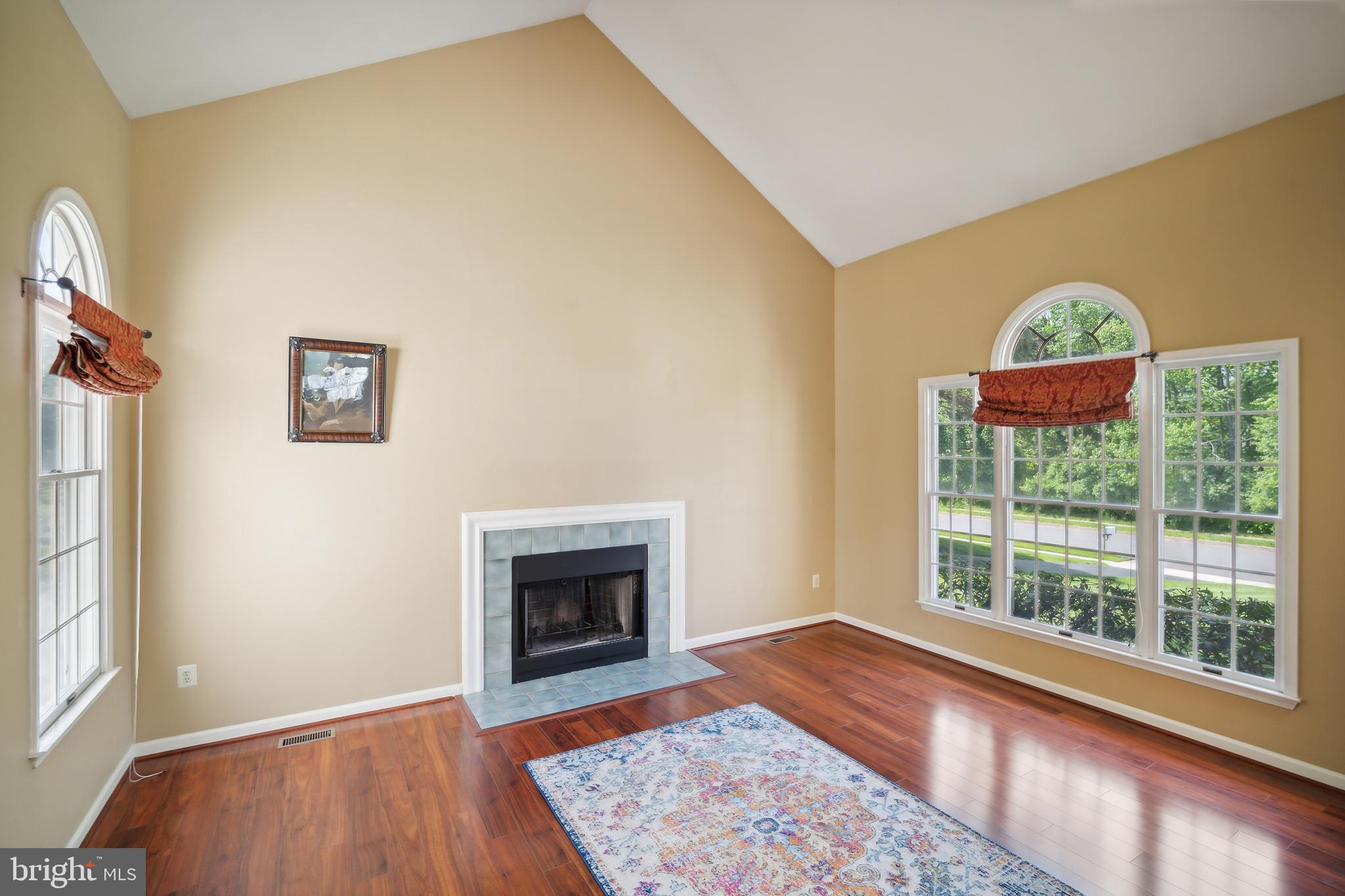 716 Castlewood Dr