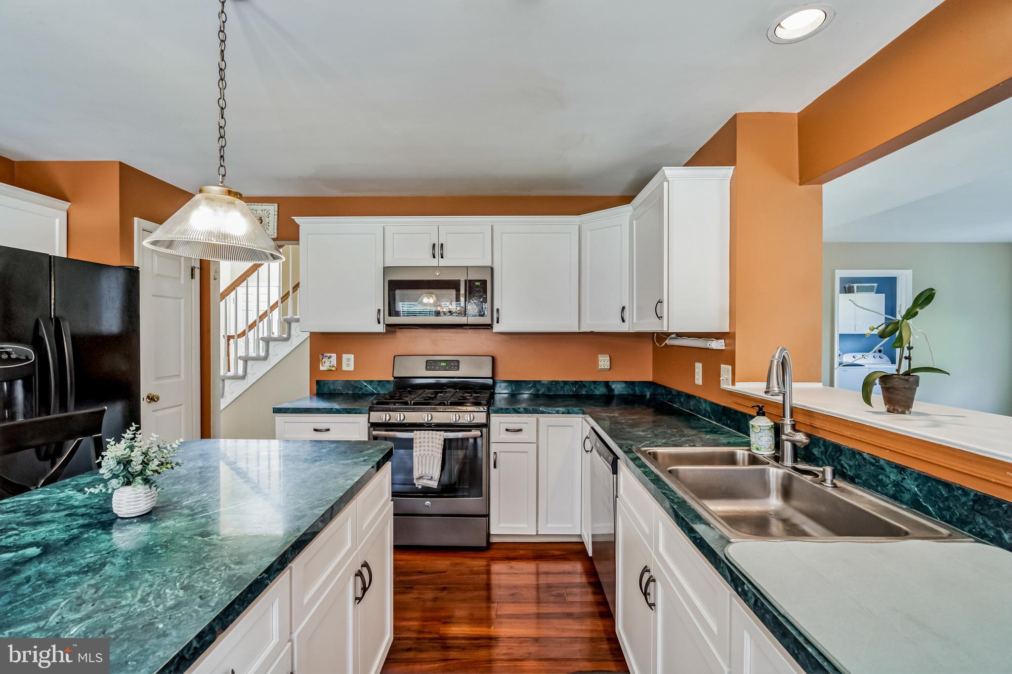 716 Castlewood Dr