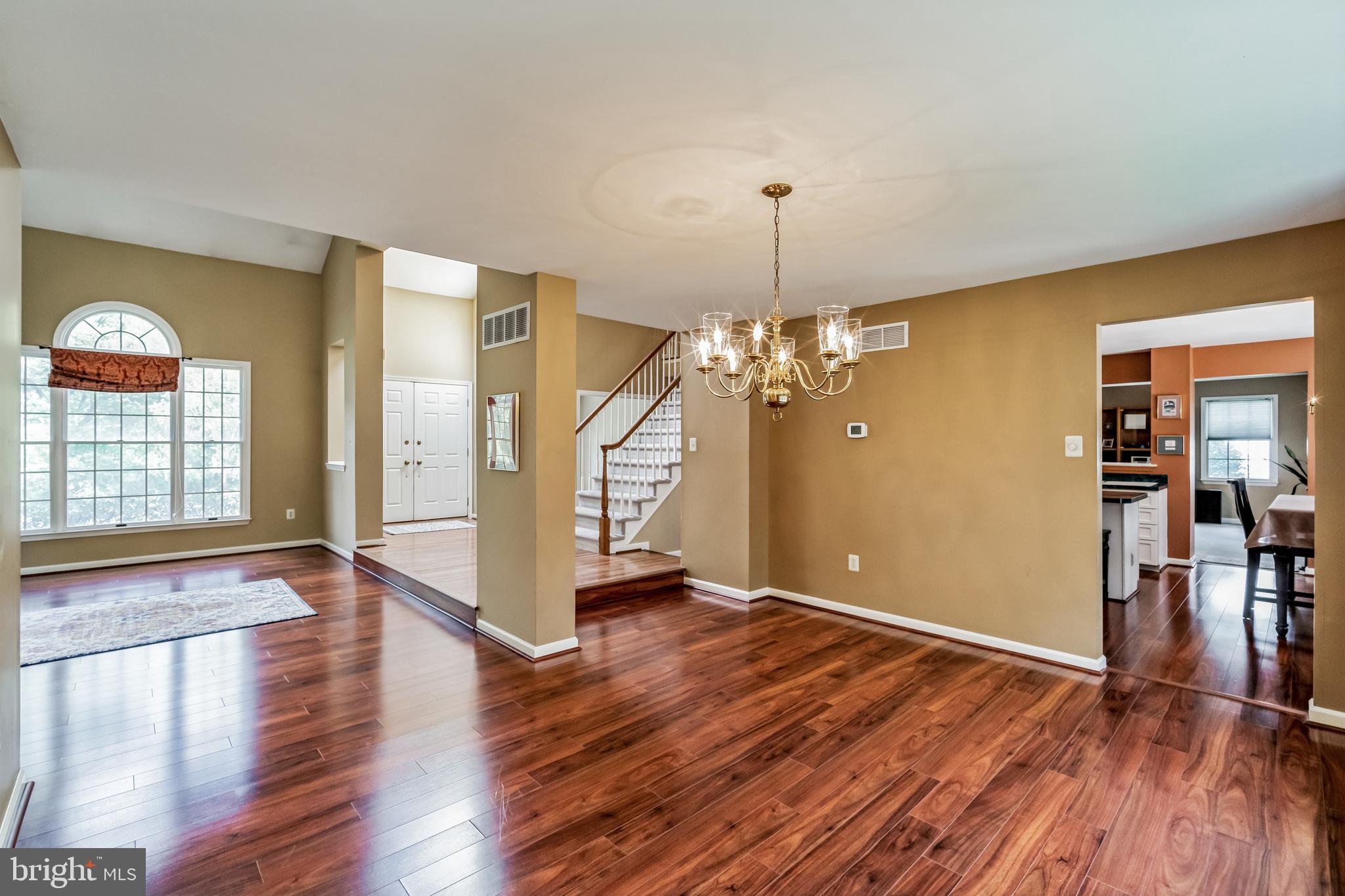 716 Castlewood Dr