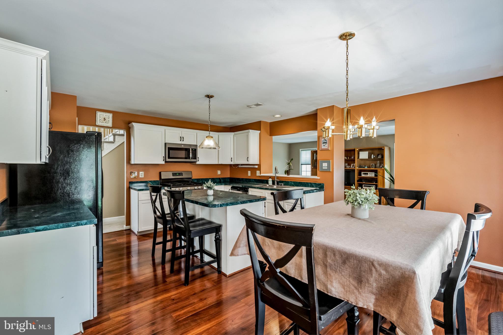 716 Castlewood Dr