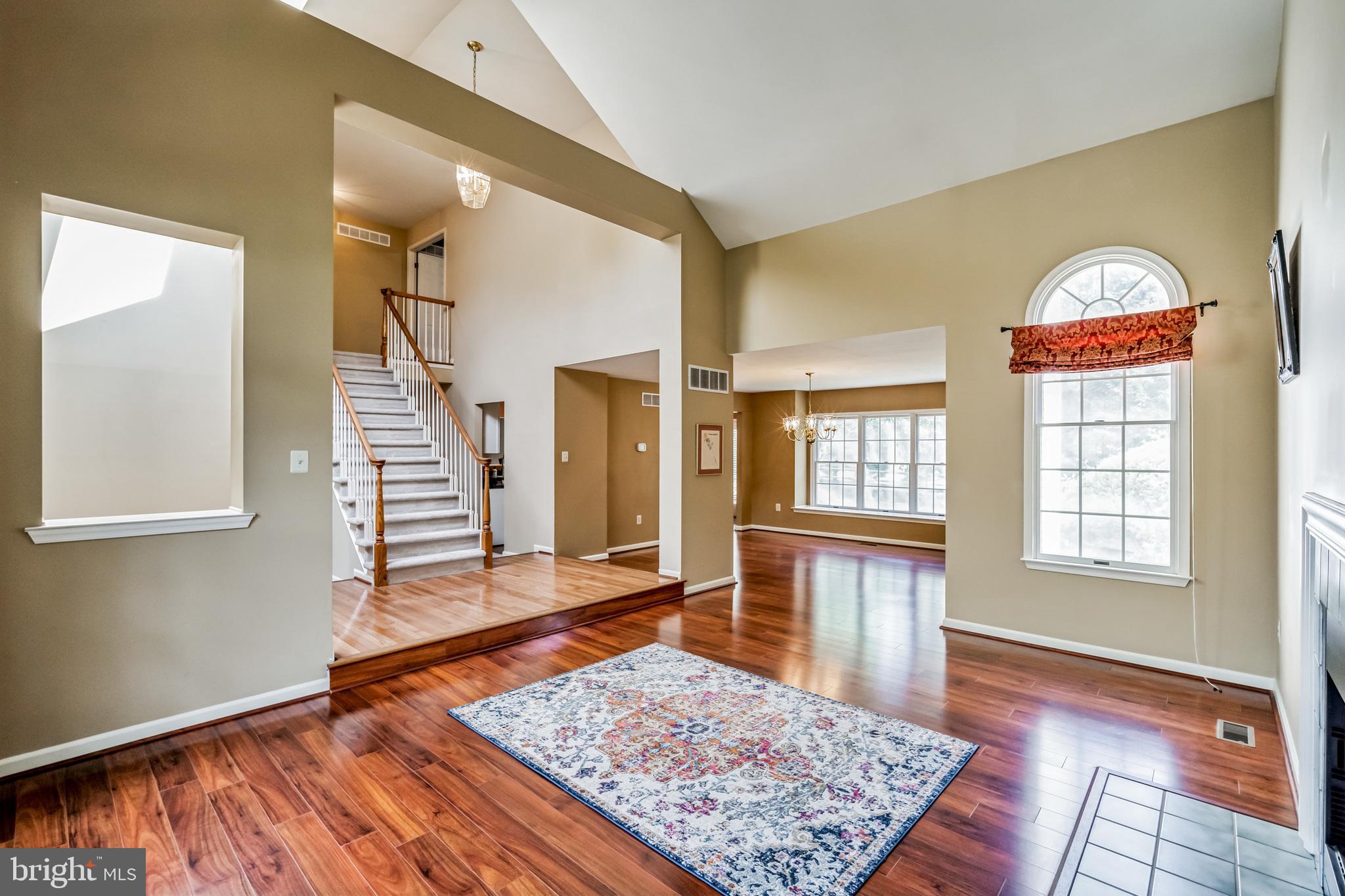 716 Castlewood Dr