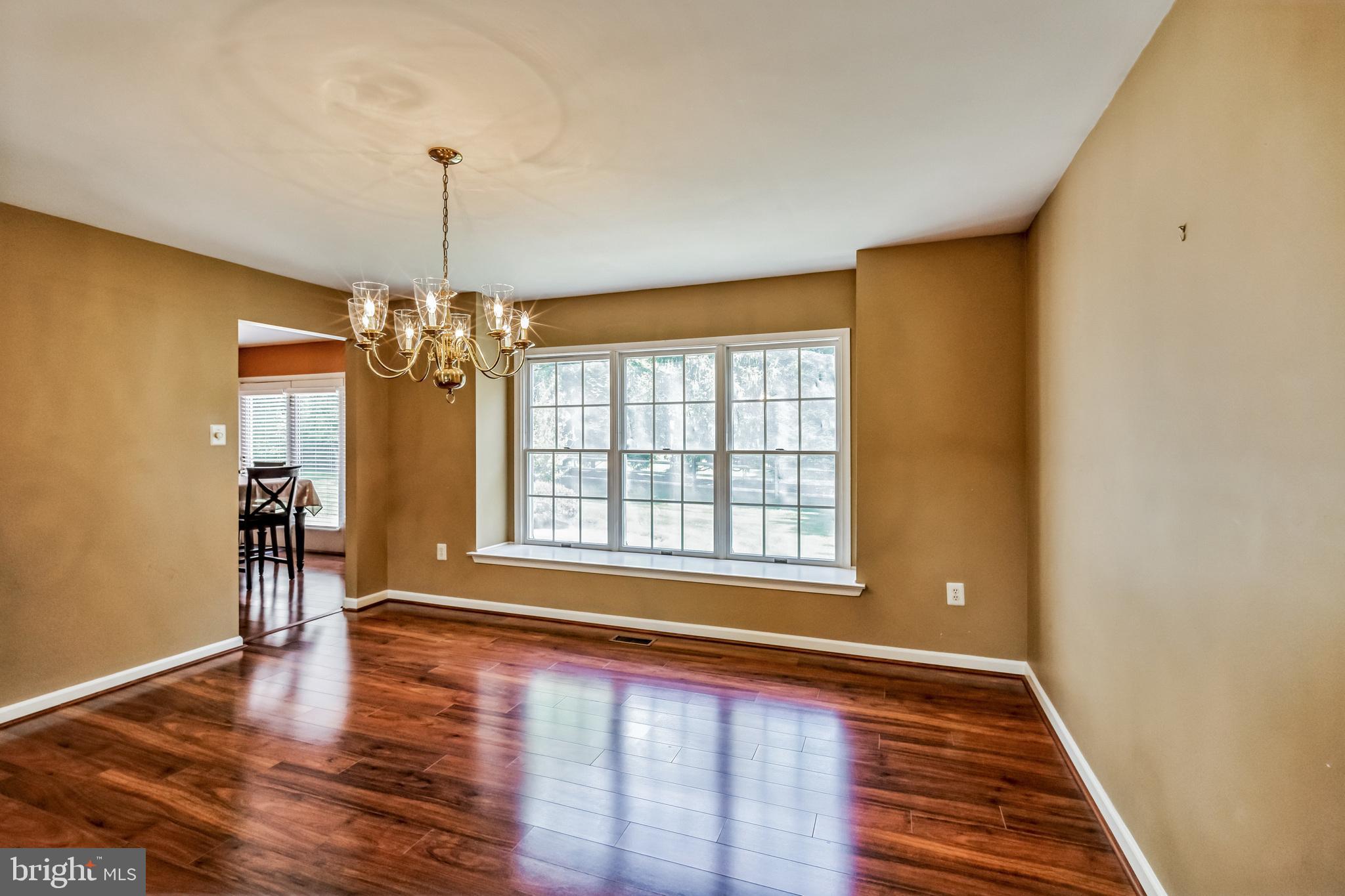 716 Castlewood Dr