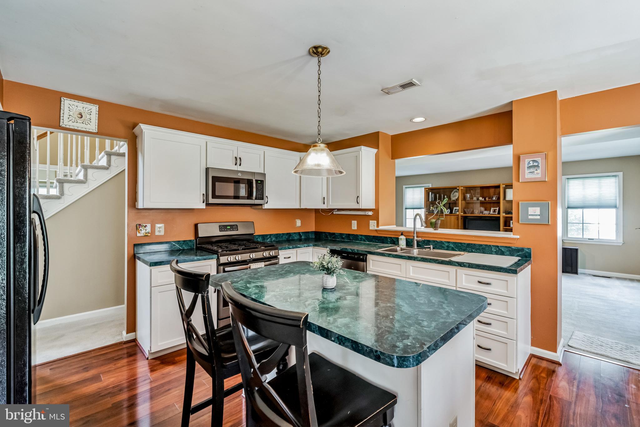 716 Castlewood Dr