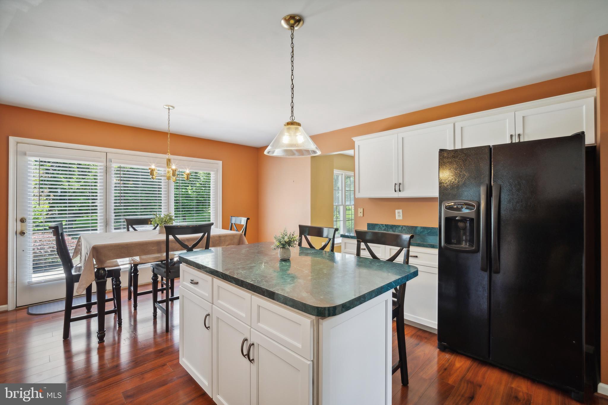 716 Castlewood Dr