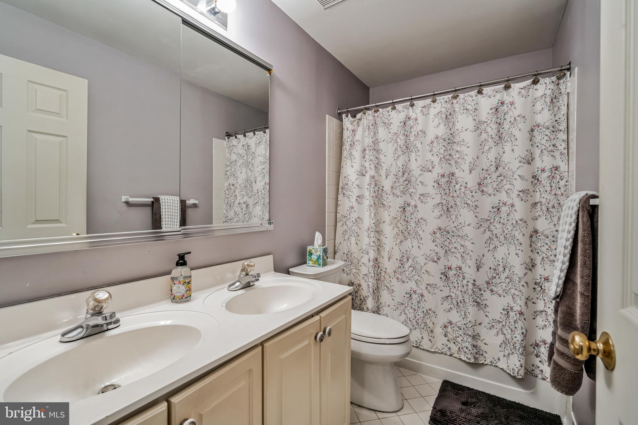 716 Castlewood Dr