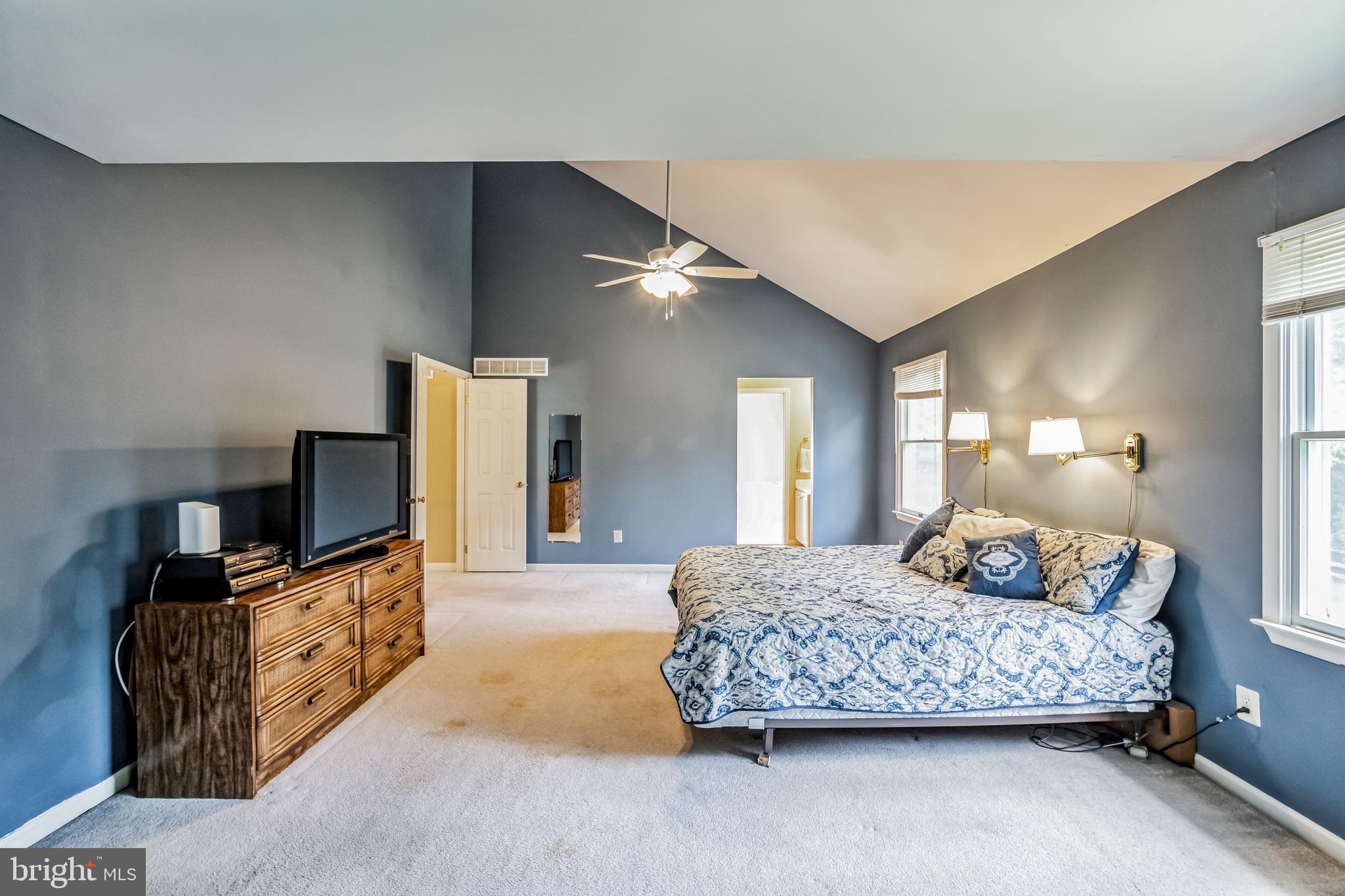 716 Castlewood Dr