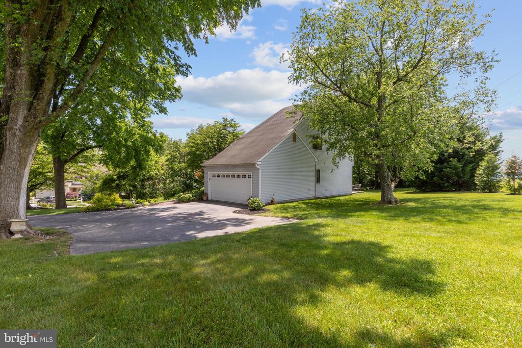 914 Florence Ln