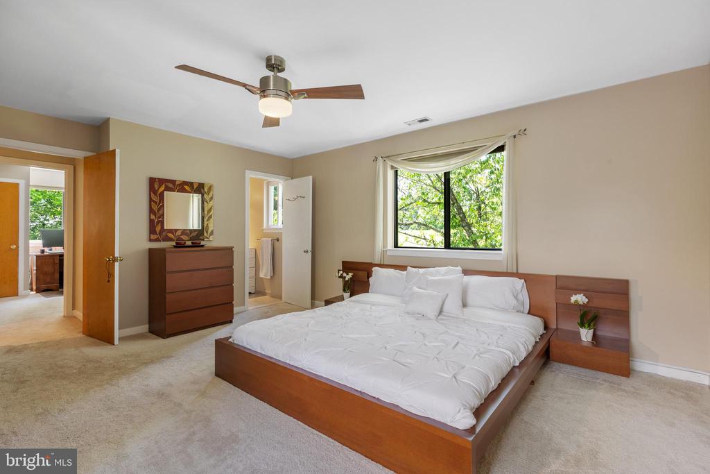 914 Florence Ln