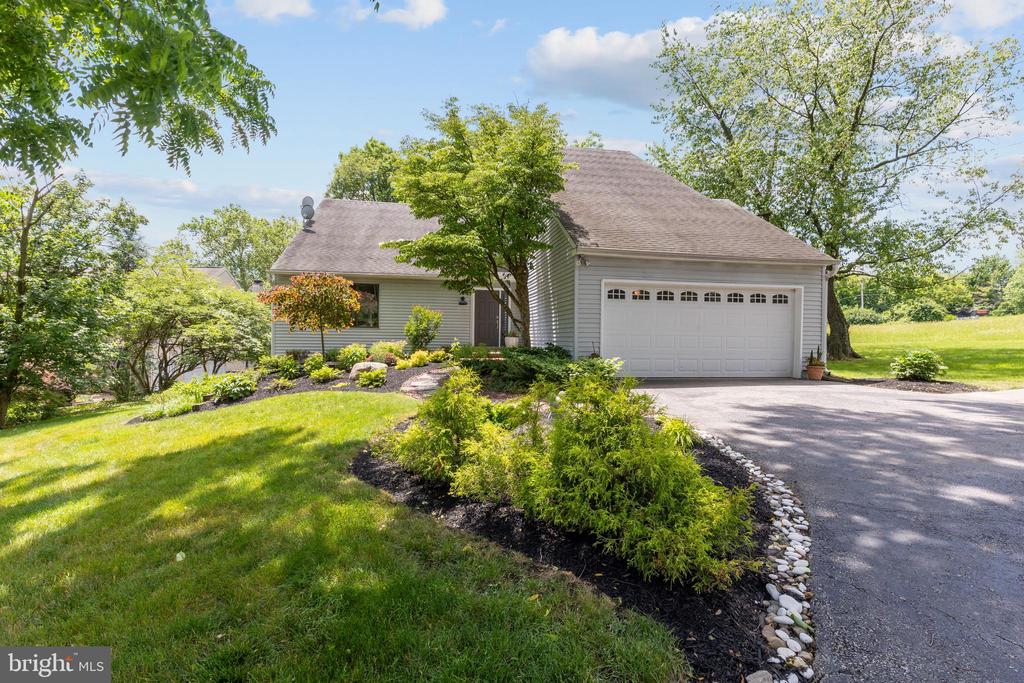 914 Florence Ln