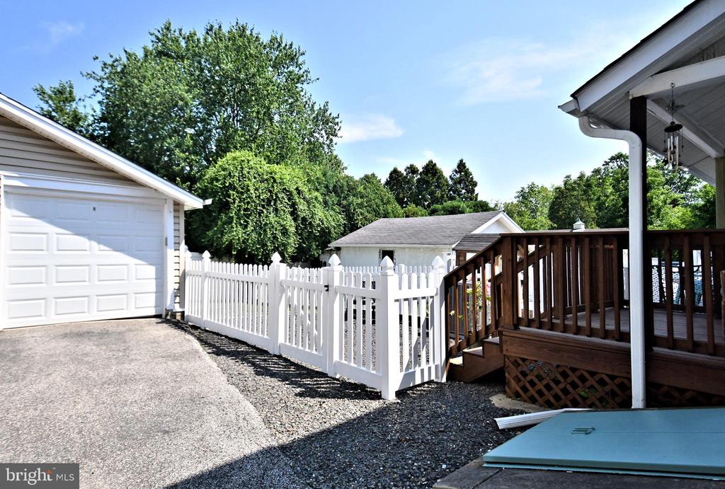 342 Oak Rd