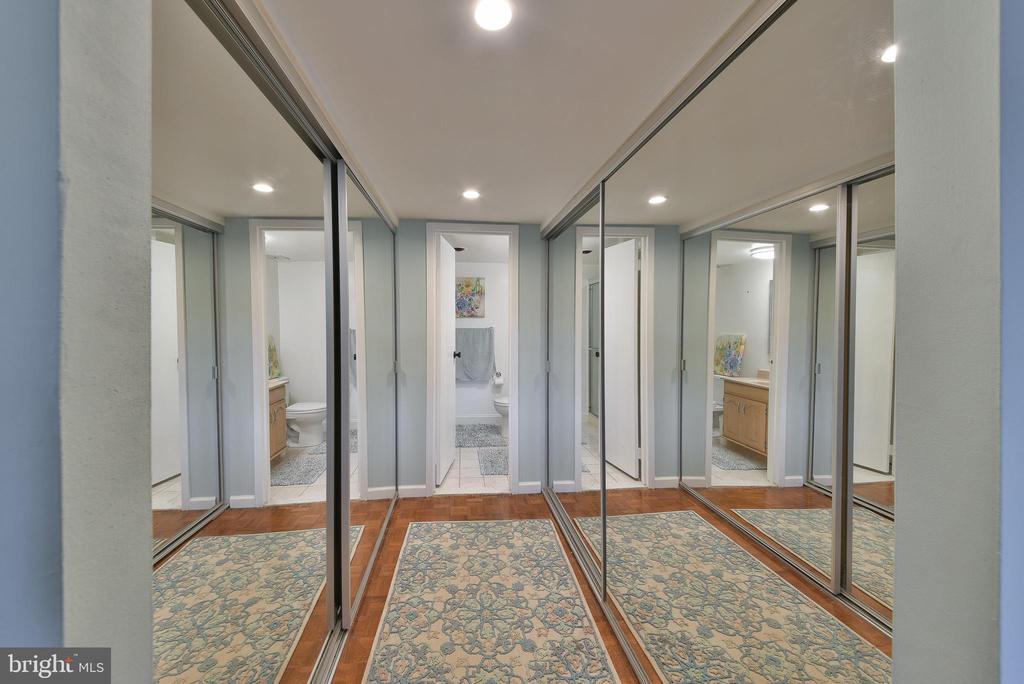 100 West Ave #707w