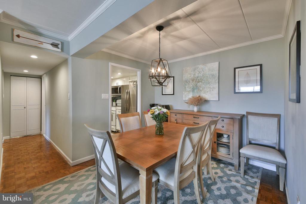 100 West Ave #707w
