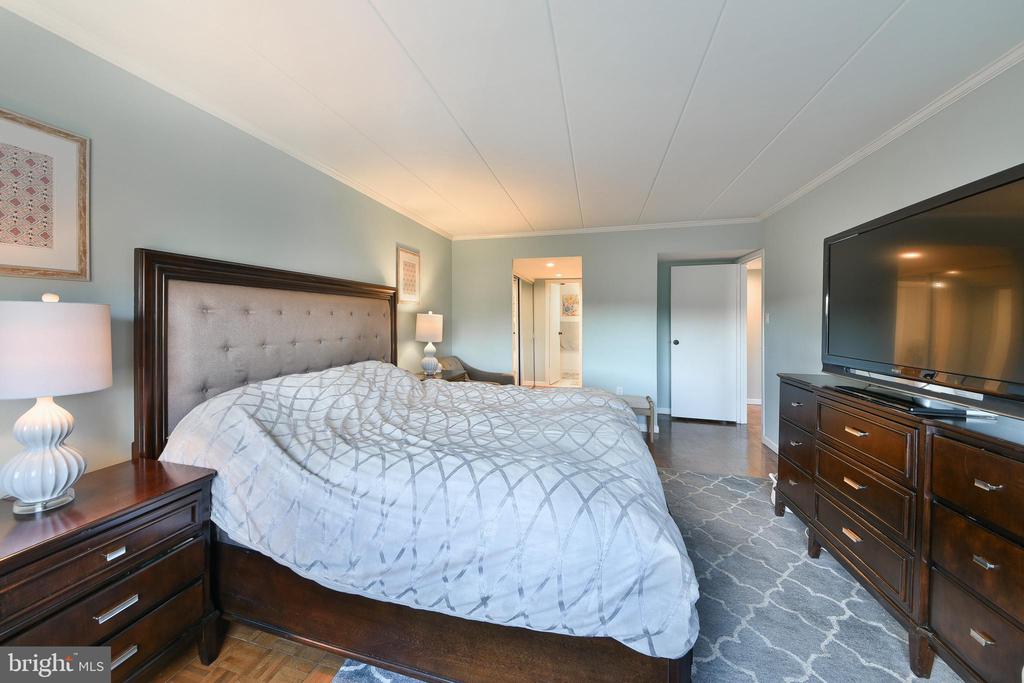 100 West Ave #707w