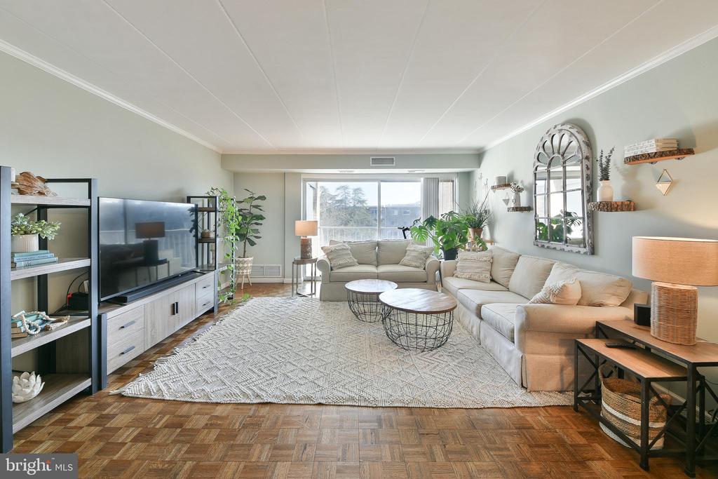 100 West Ave #707w
