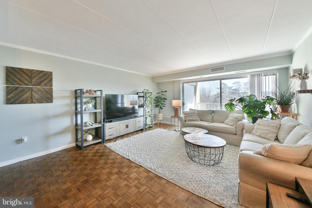 100 West Ave #707w