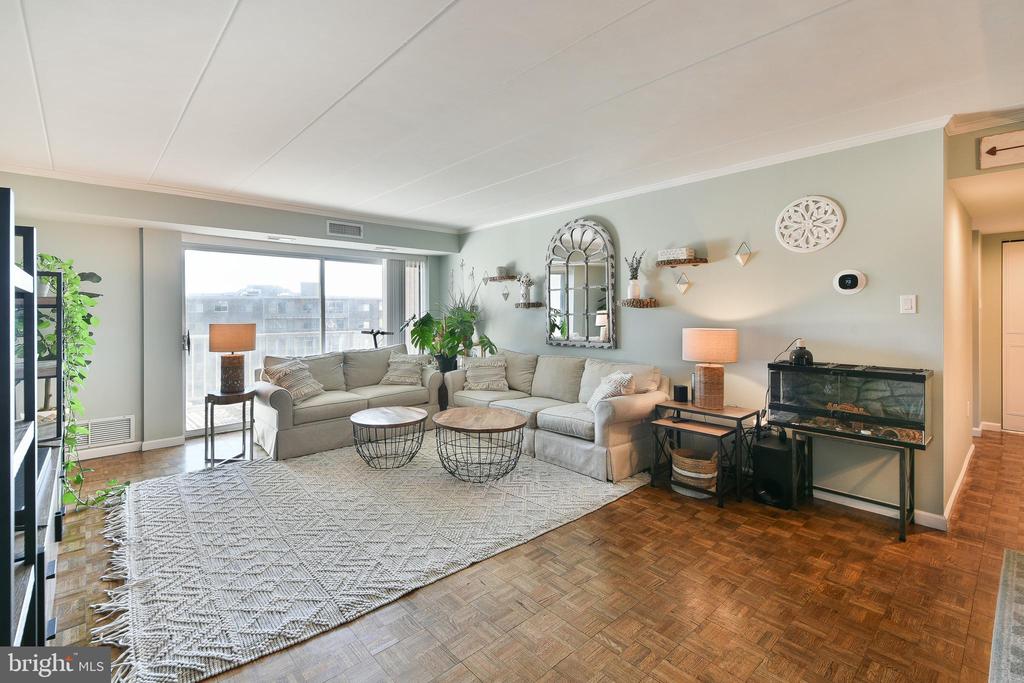 100 West Ave #707w