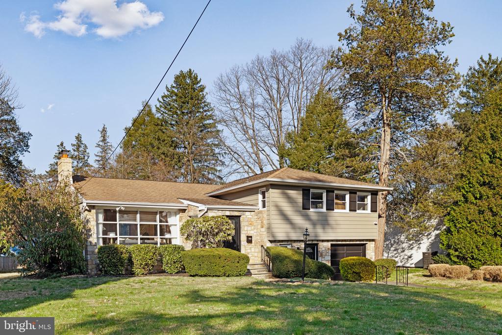 1021 Stratford Ave