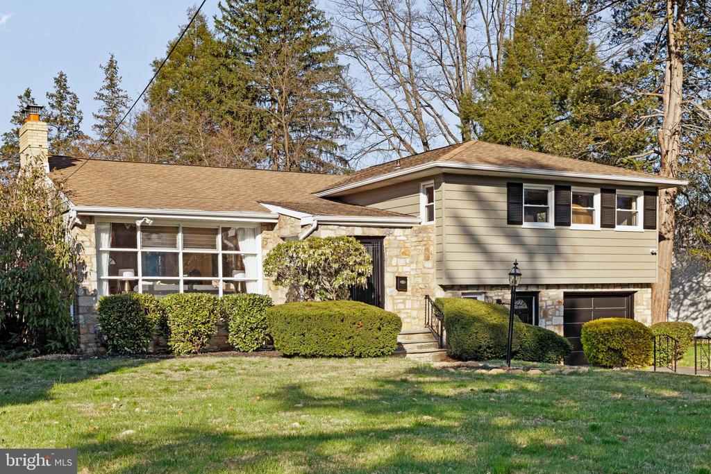 1021 Stratford Ave