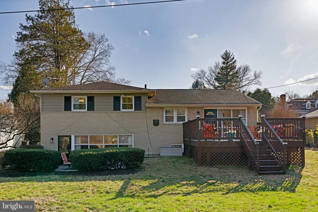 1021 Stratford Ave