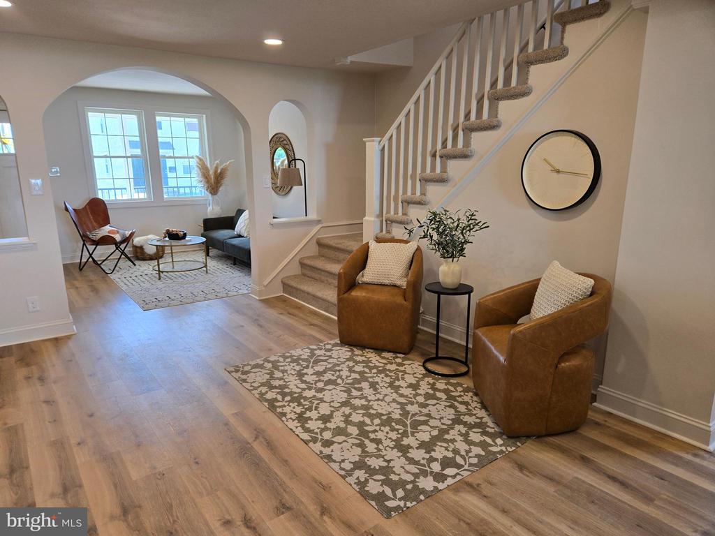 471 New Elm St