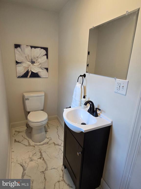 471 New Elm St