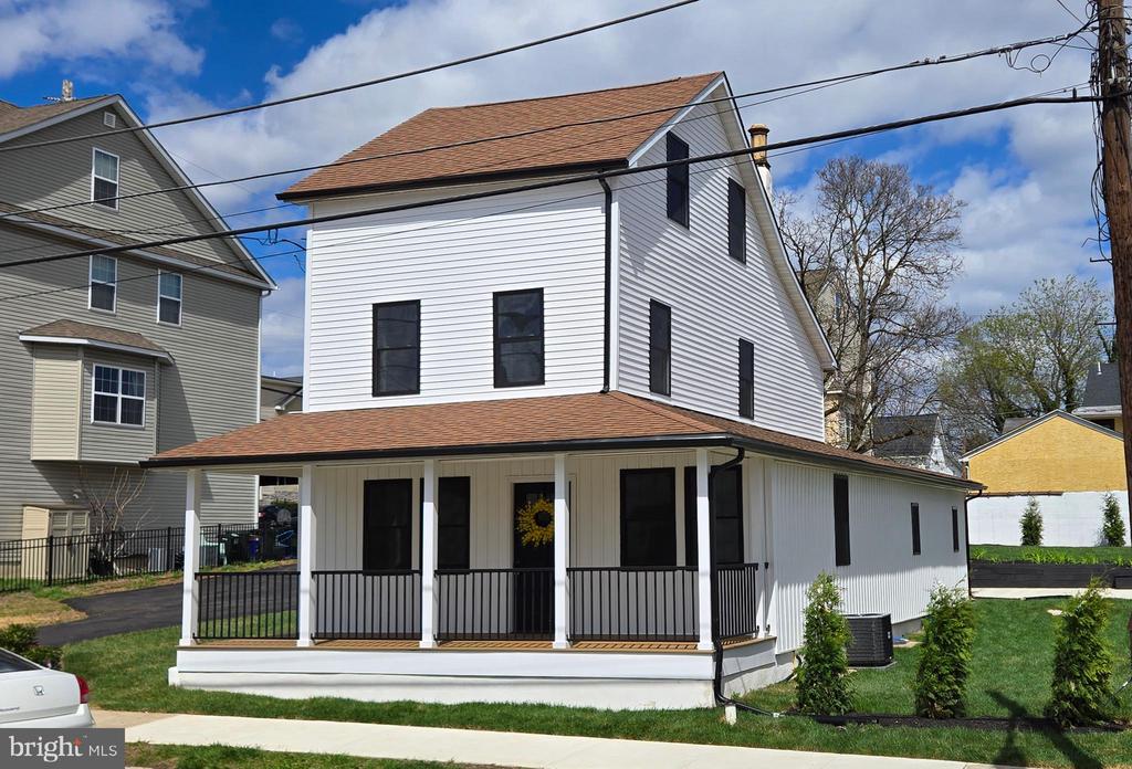 471 New Elm St