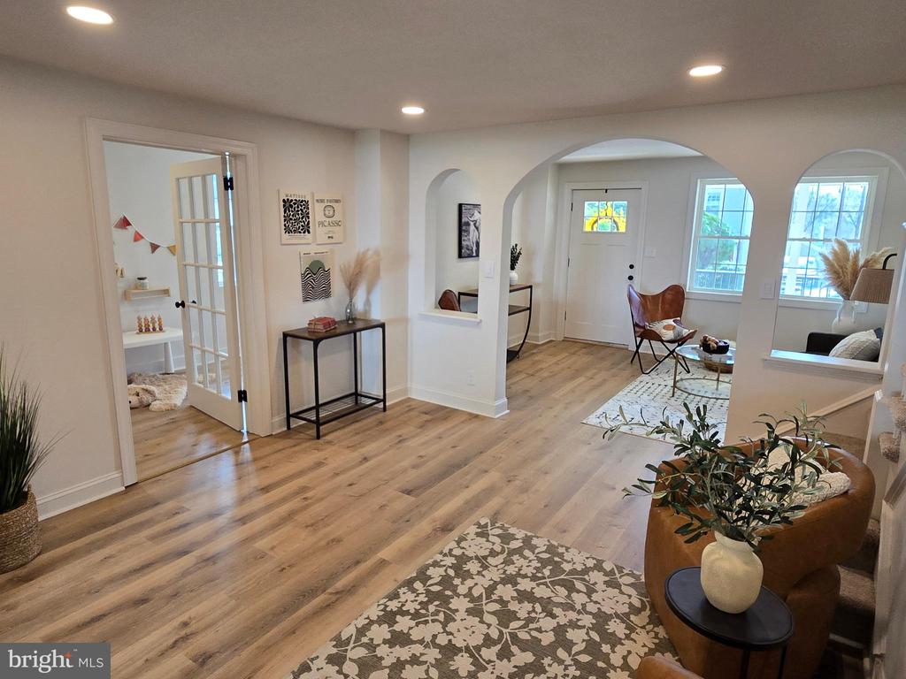 471 New Elm St