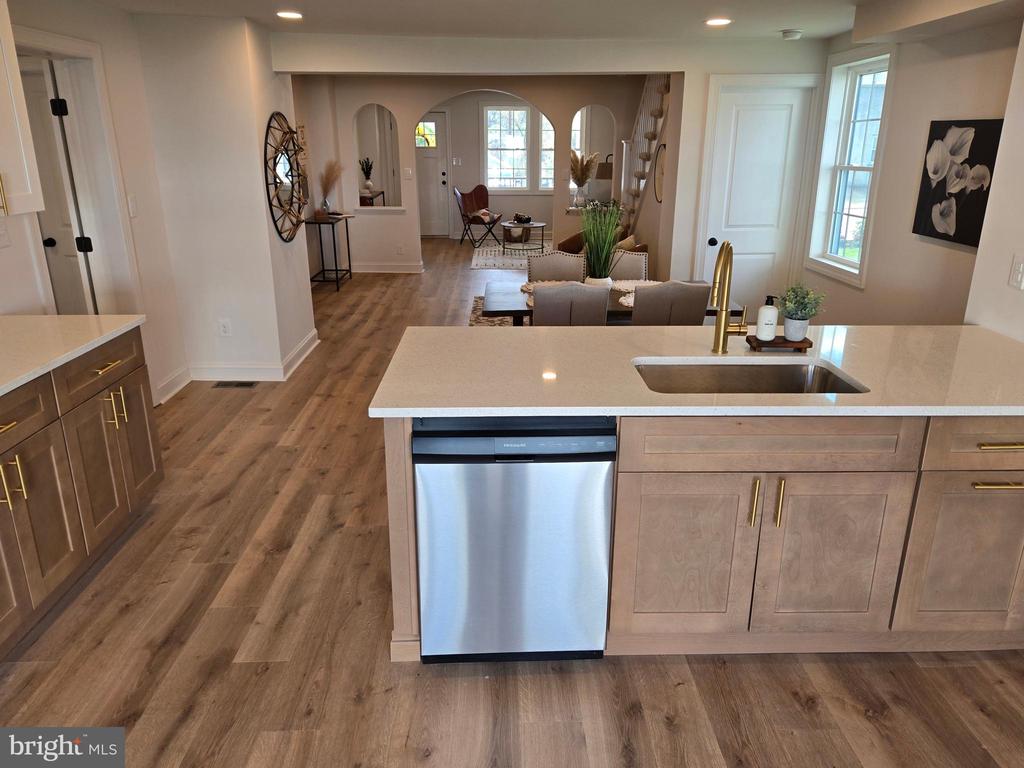 471 New Elm St