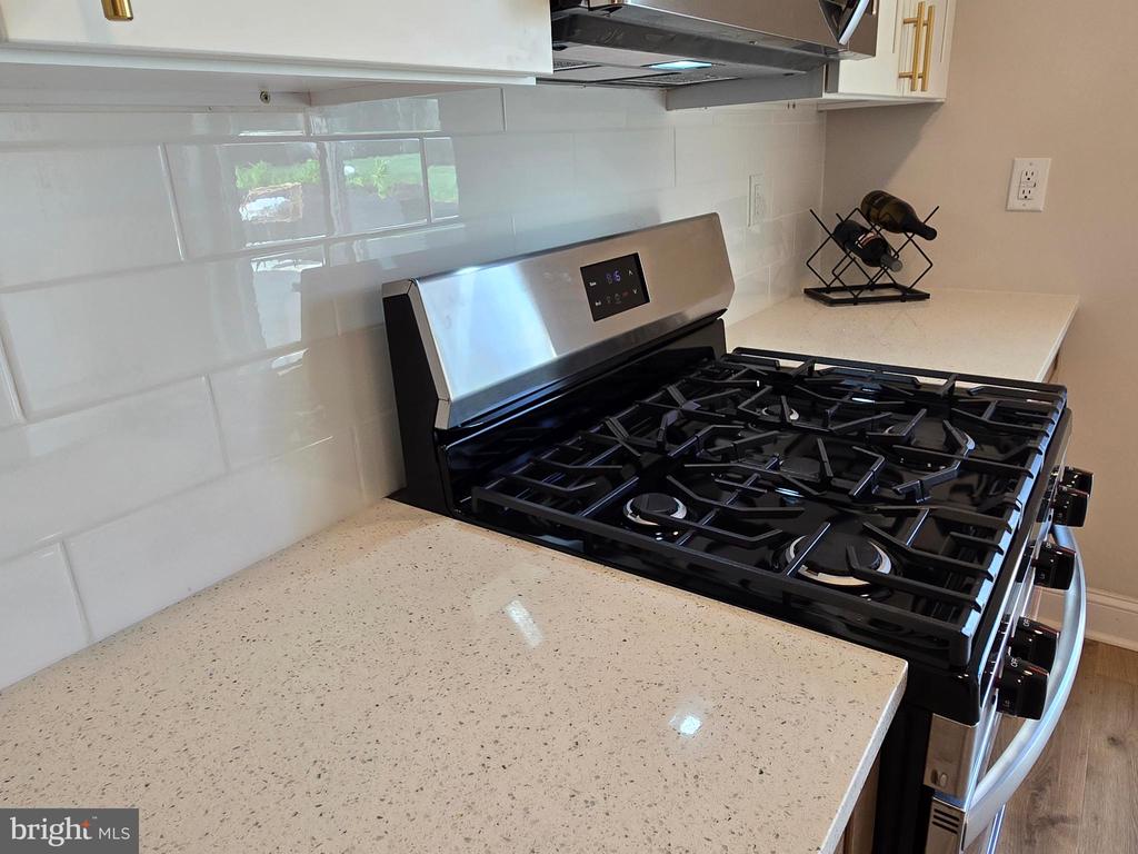 471 New Elm St