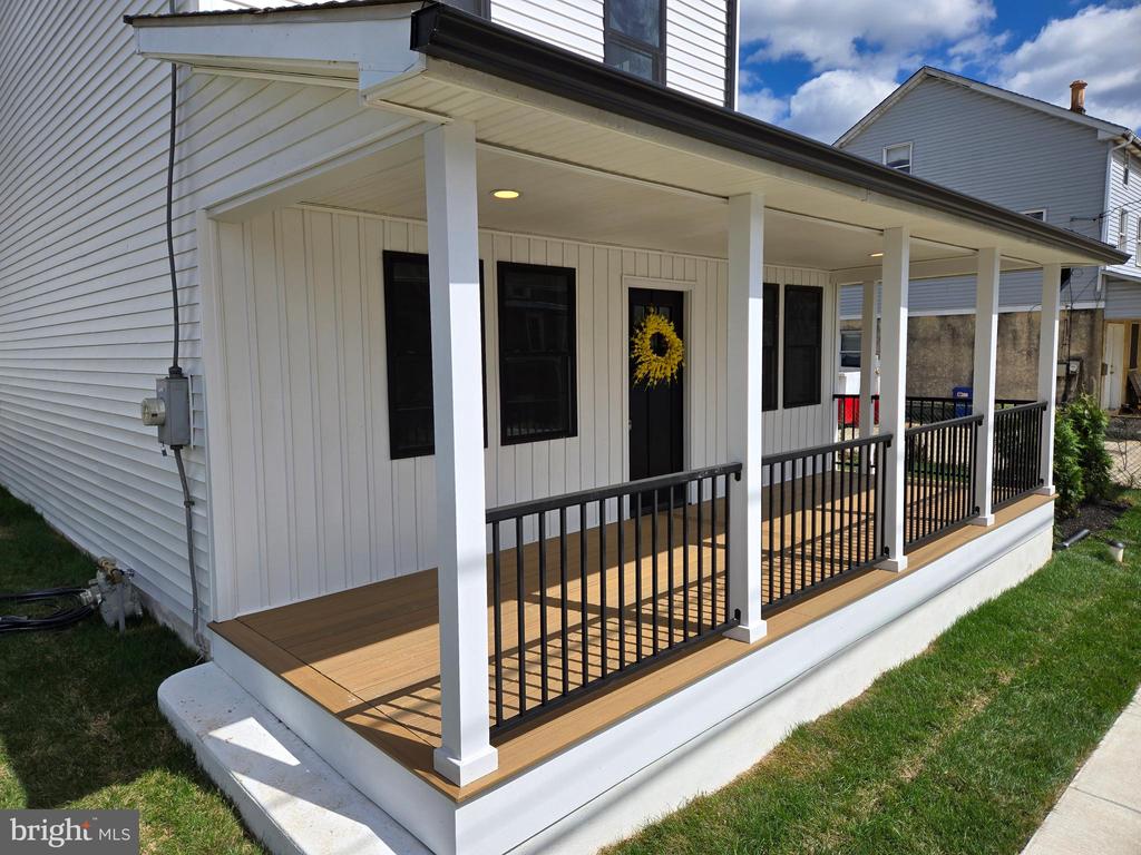 471 New Elm St