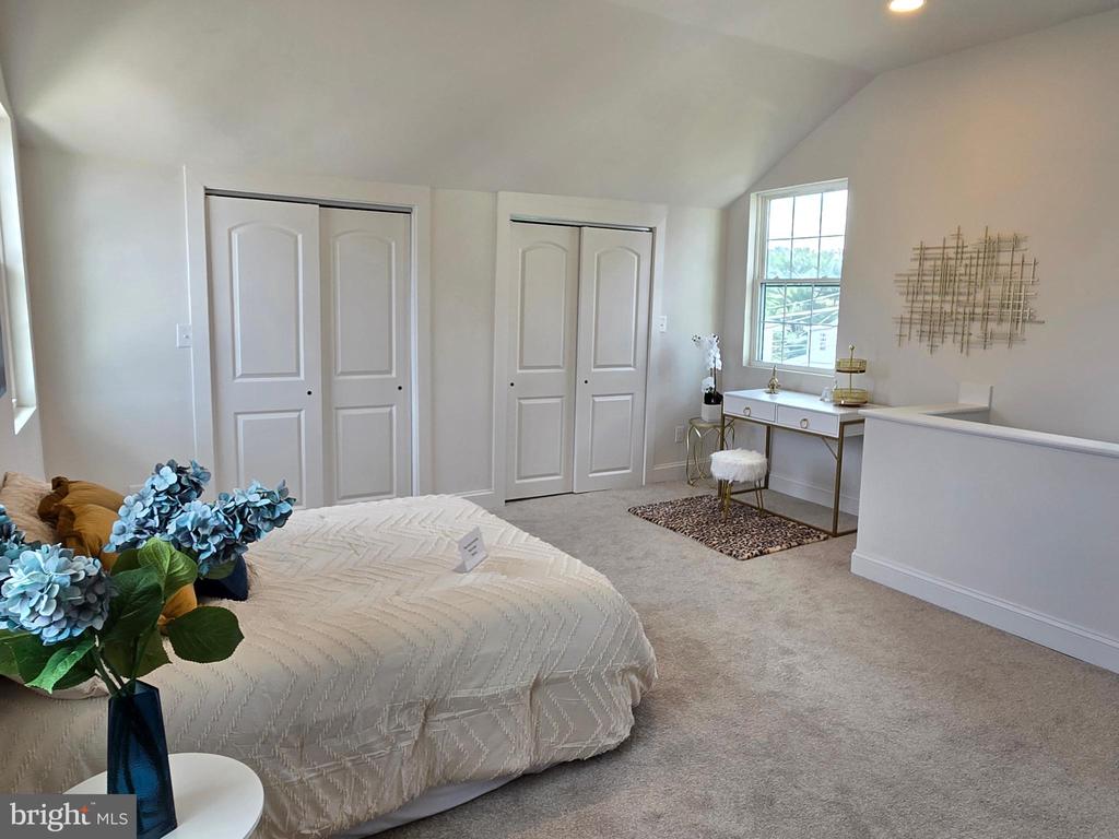 471 New Elm St