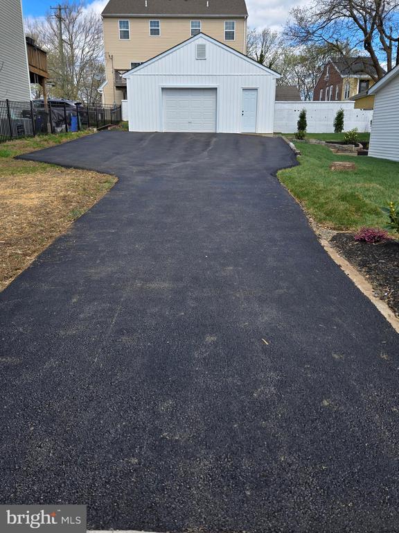 471 New Elm St
