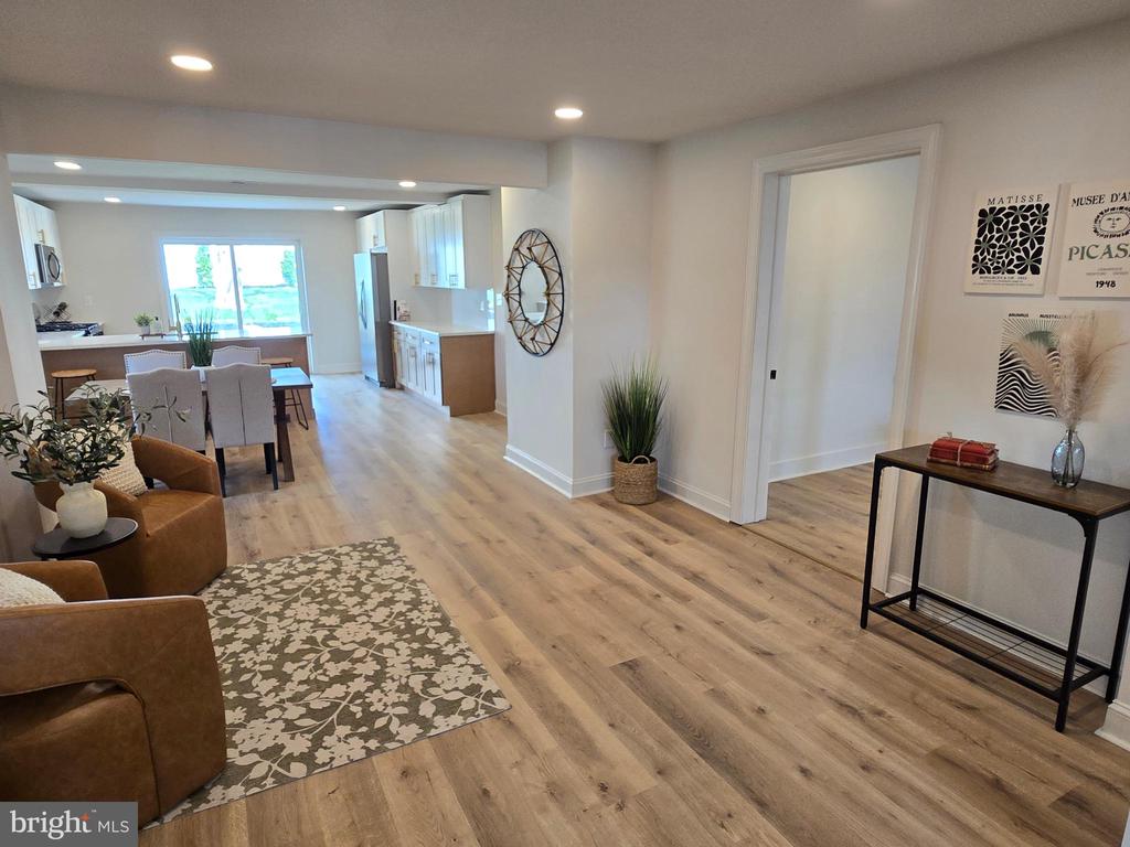 471 New Elm St